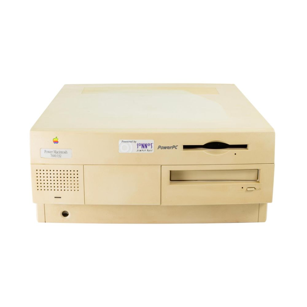 Power Macintosh 7600 von vorne