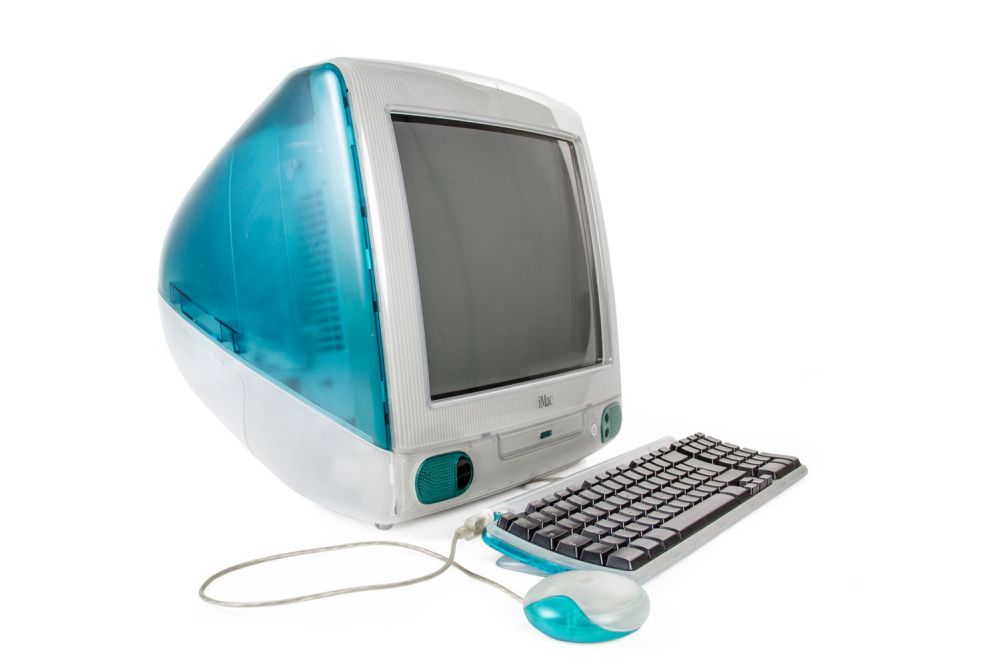 iMac G3 türkis schräg von der Seite