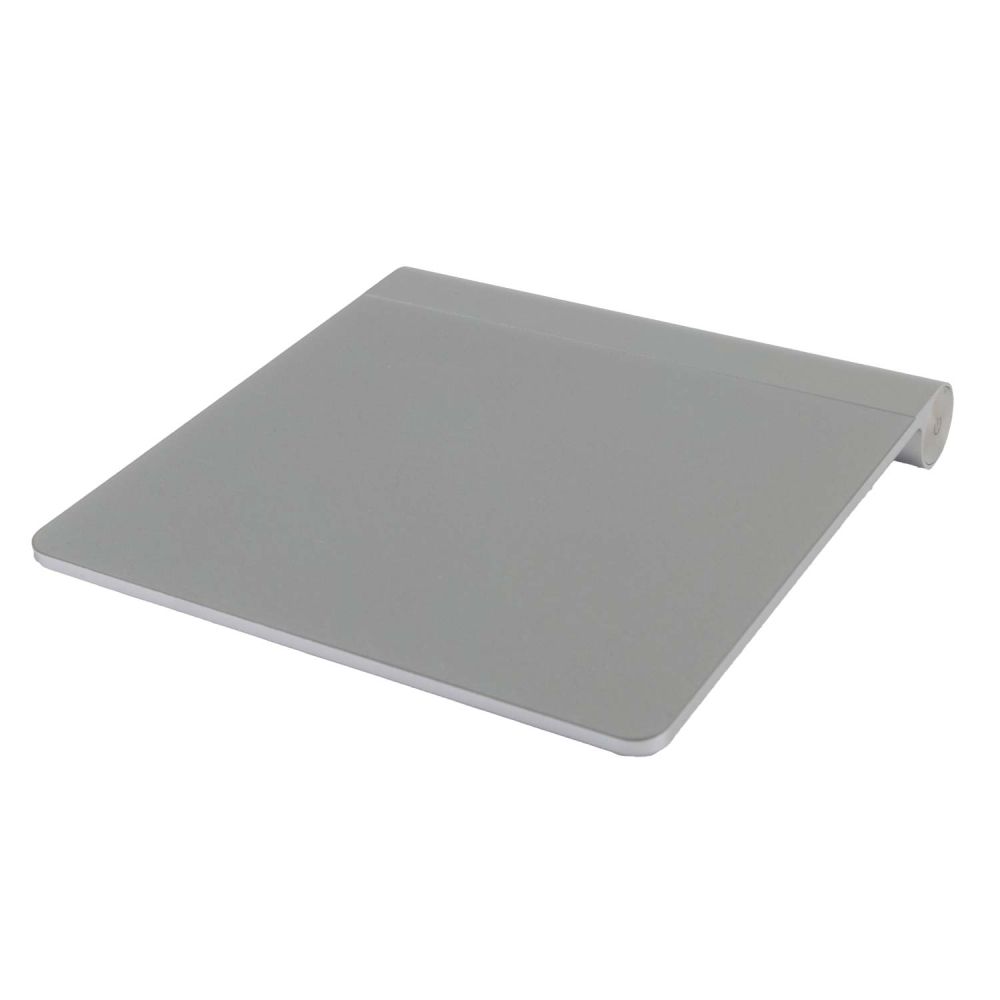 Magic Trackpad leicht seitlich von vorne in grau