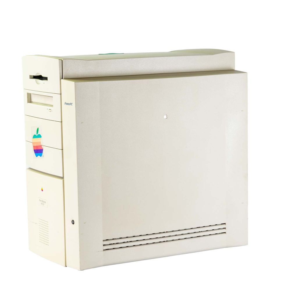 Power Macintosh 9600/233 rechte Seite