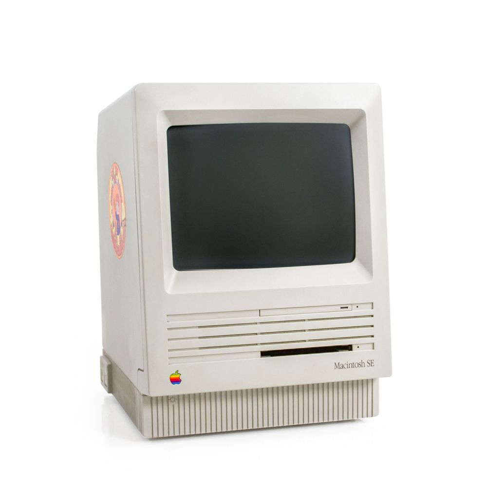 Macintosh SE schräg von vorne