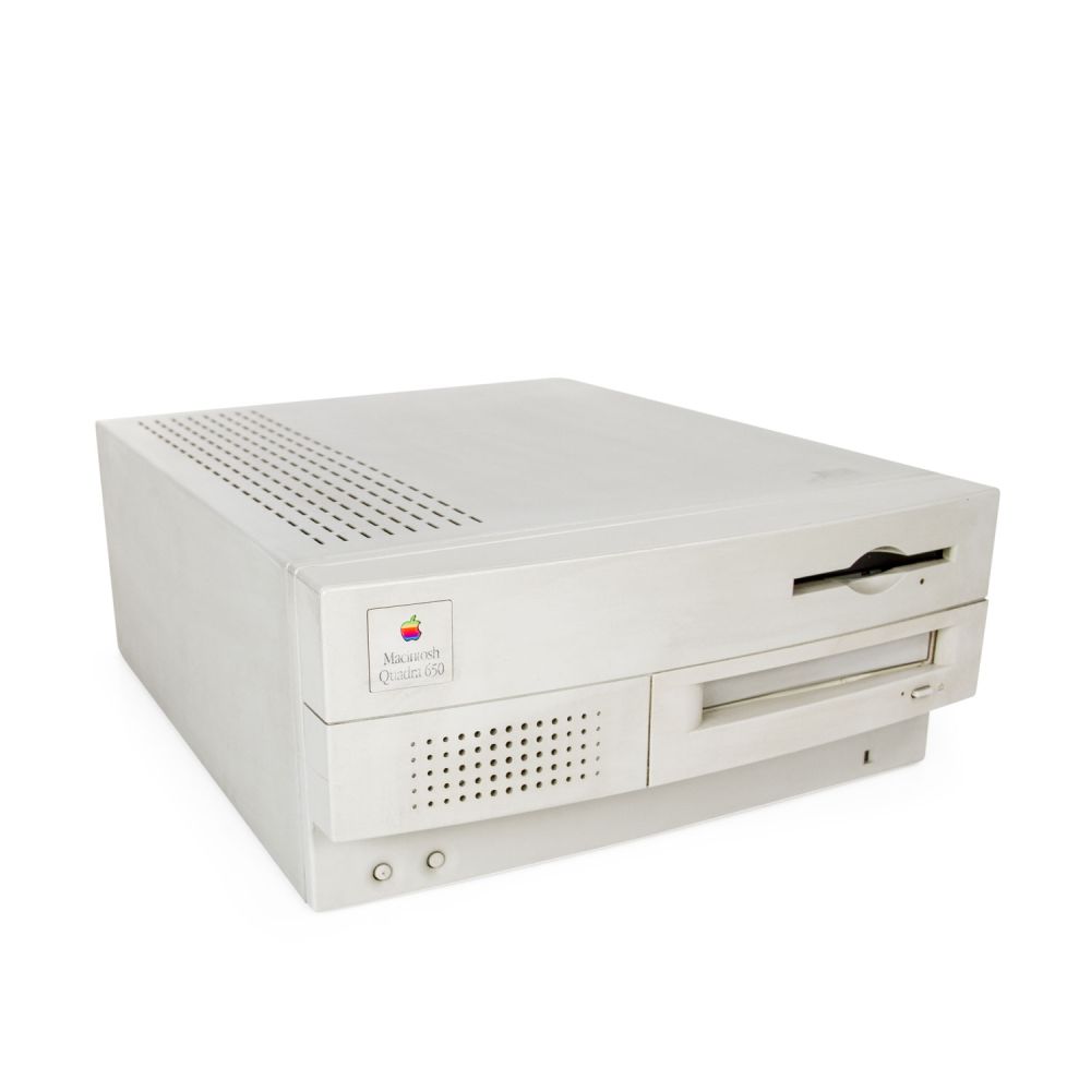 Macintosh Quadra 650 schräg von oben