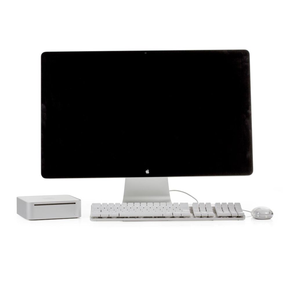 Mac mini mit einem Monitor, Tastertur und Maus von vorne