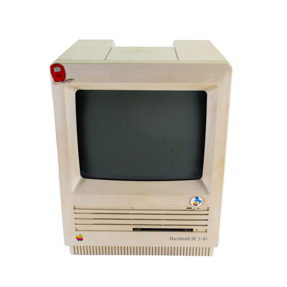 Macintosh SE 1/40 schräg von oben