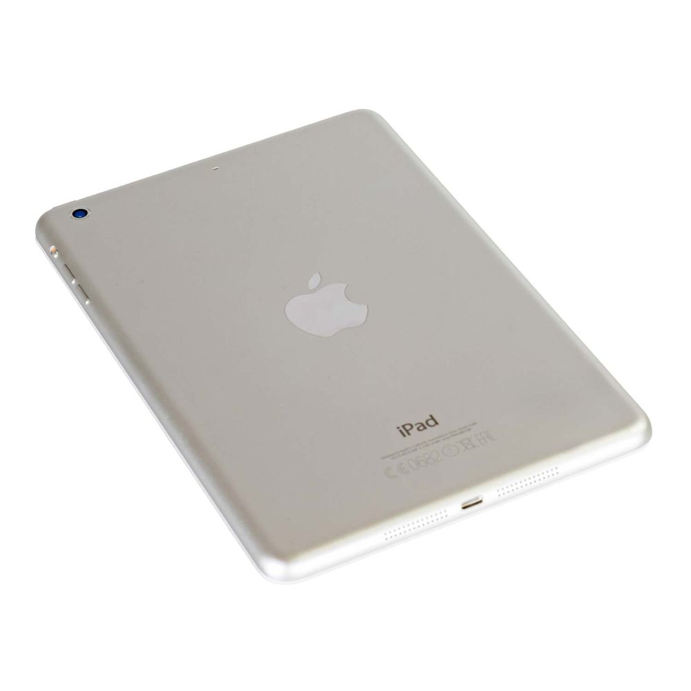 iPad mini 2 leicht seitlich mit der Rückseite zu sehen in der Farbe silber