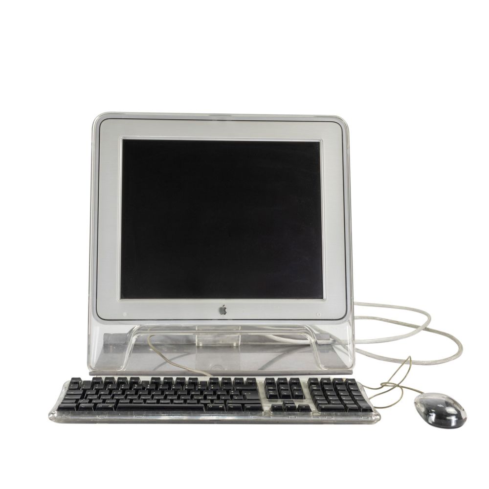 Studio Display LCD mit Maus und Tastatur